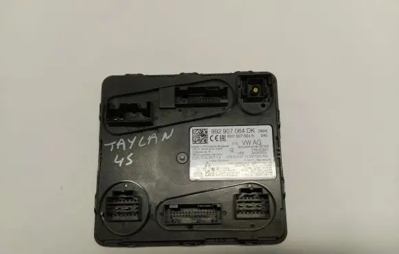 Porsche Taycan 9J1 Comfort/convenience module 992907064dk