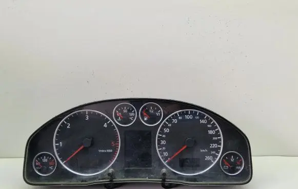 Audi A6 S6 C5 4B Speedometer (instrument cluster) 110080128 4B0920933G