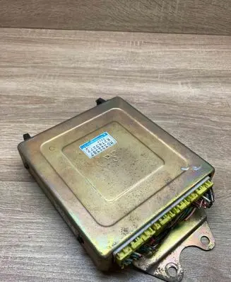 Mitsubishi Carisma Engine control unit/module ECU MD322387 E2T63277