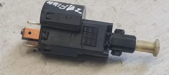 Opel Zafira A Brake pedal sensor switch 09175185