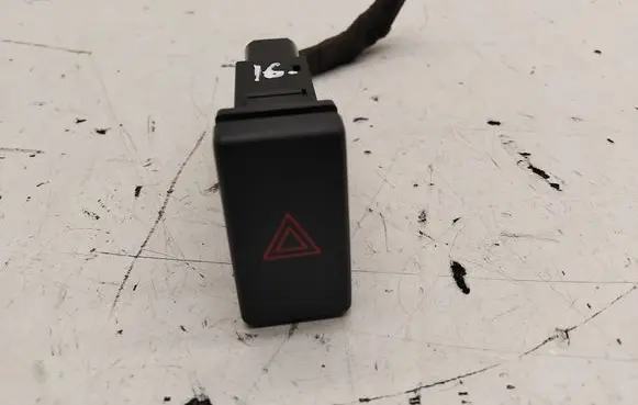 Toyota Avensis T250 Hazard light switch 157963