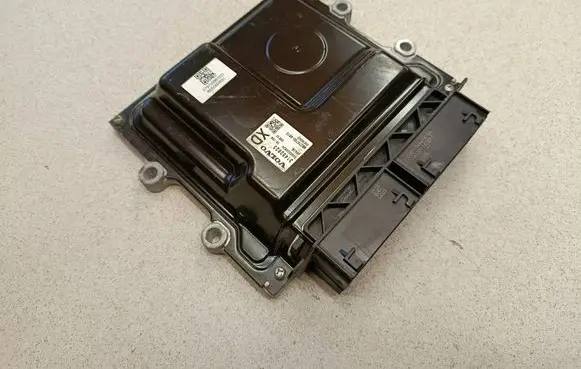 Volvo V60 Engine control unit/module 31452623 0000323624 MB2797009613