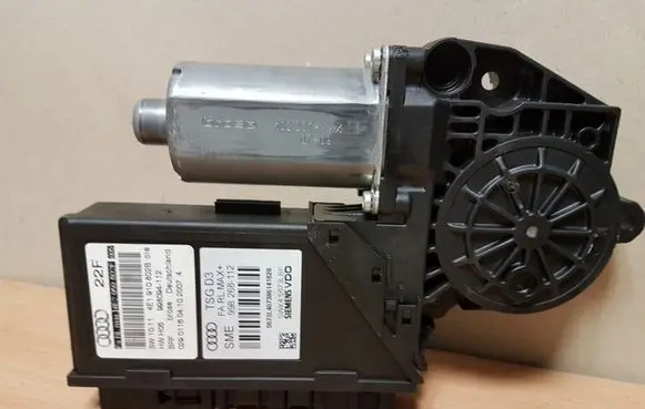 Audi A8 S8 D3 4E Front door window regulator motor 4E1910802B