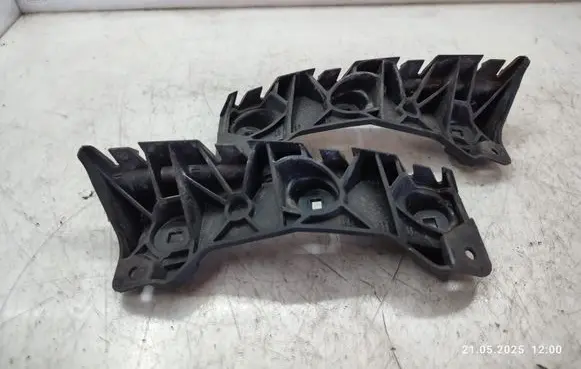 Mini Cooper Countryman R60 Rear bumper mounting bracket 9802115