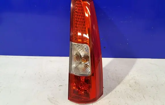 Tailgate rear/tail lights