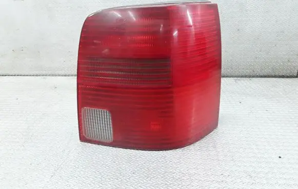 Volkswagen PASSAT B5 Rear/tail lights 3B9945112F