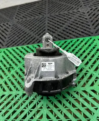 BMW 3 G20 G21 Engine mount bracket 6860498 17276810 00063703