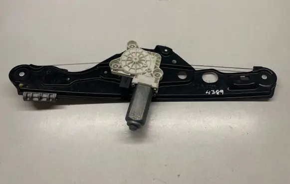 Mercedes-Benz E W211 Rear door window regulator with motor 2117300246 A2117300246