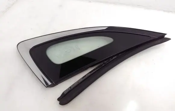 Mazda CX-30 Rear side window