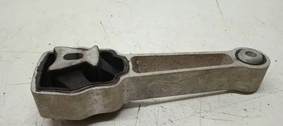 Volvo S80 Engine mount bracket
