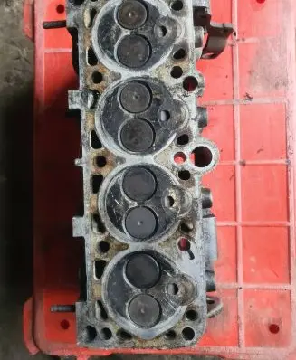 Volkswagen Golf II Engine head 058103373T