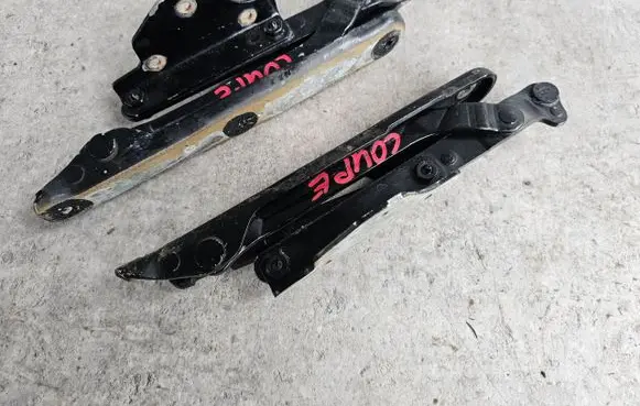 Maserati GranTurismo Tailgate/trunk/boot hinge