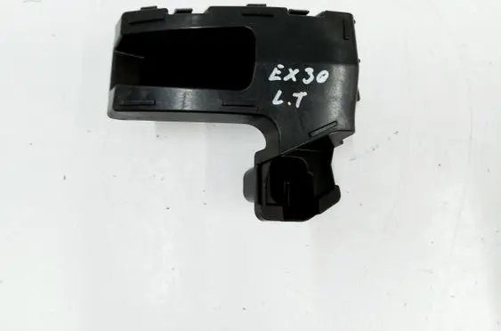 Rear bumper mounting bracket