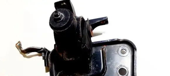 Toyota RAV 4 (XA30) Engine mount bracket