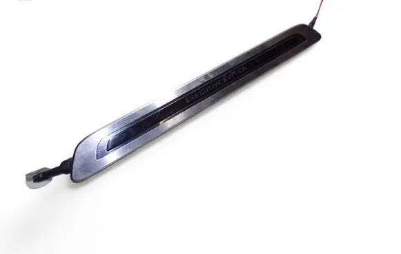 Volkswagen Touareg II Front sill trim cover 7P6853468L
