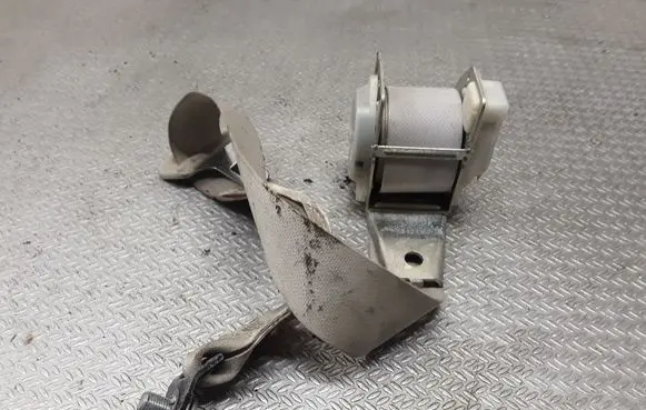 Subaru Legacy Rear seatbelt