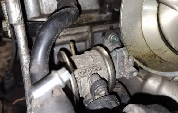Volkswagen Phaeton EGR valve 021131101