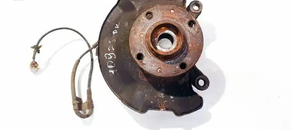 Opel Agila B Front wheel hub 