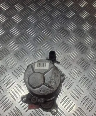 Opel Vivaro Vacuum pump 8200781547 781547B 211207