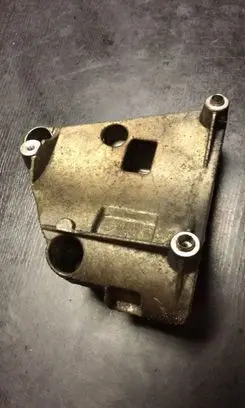 BMW 5 E60 E61 A/C compressor mount bracket 7512556