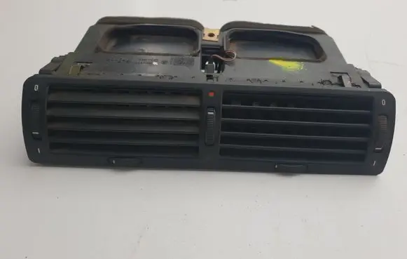 BMW 7 E38 Dash center air vent grill 8390111 8370320