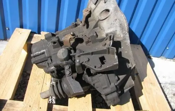 Lancia Ypsilon Manual 5 speed gearbox