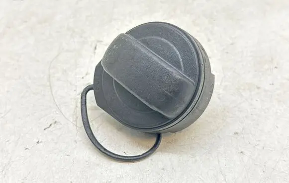 Audi TT TTS Mk2 Fuel tank cap 8J0201553G