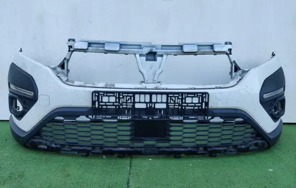 Dacia Sandero Front bumper 620228861R