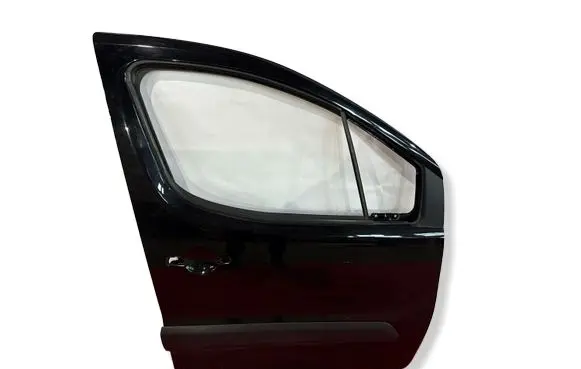 Peugeot Partner Front door 9004Z6