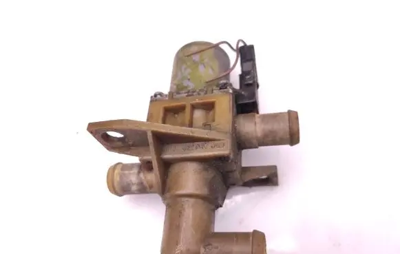 Mercedes-Benz Sprinter W901 W902 W903 W904 Coolant heater control valve 0018300684 1147412047