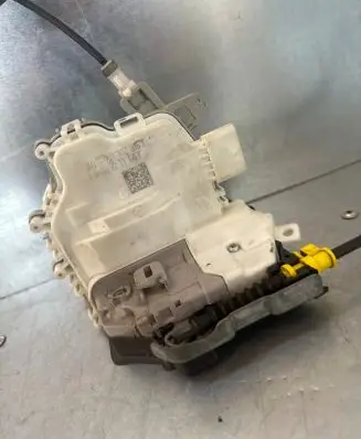 Audi A6 S6 C7 4G Front door lock 8J1837016E
