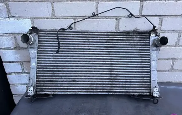 Toyota Avensis T270 Intercooler radiator