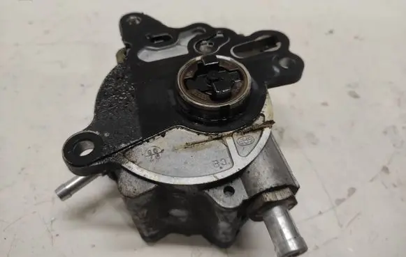 Audi A4 S4 B7 8E 8H Vacuum pump 03G145209 V512 1503051