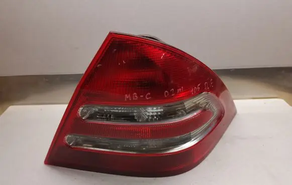 Mercedes-Benz C W203 Rear/tail lights 2038200264