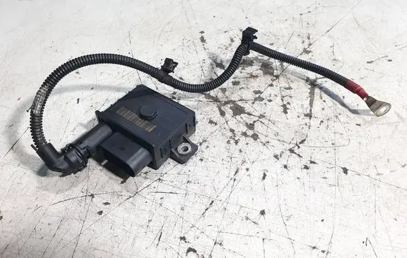 BMW 3 E92 E93 Glow plug pre-heat relay 780015605 0522140102 0004968005