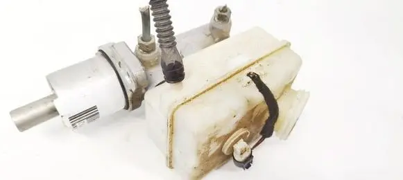 Brake fluid reservoir