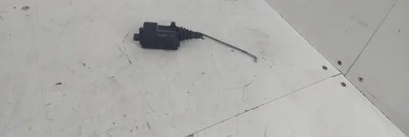 Opel Zafira A Central locking motor Gm13118786