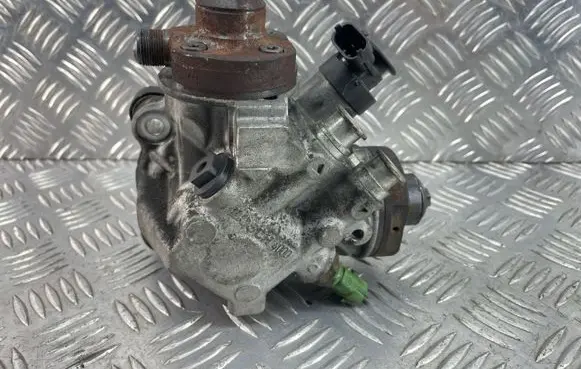 Volvo V60 Fuel injection high pressure pump 31372081