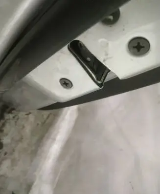 Mazda 5 Front door lock