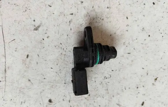 Volkswagen Golf V Camshaft position sensor 030907601E