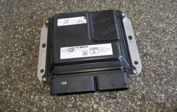 Mazda 6 Engine control unit/module R2BF18881C 2757000192