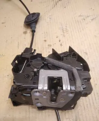 Renault Talisman Rear door lock 825028903R