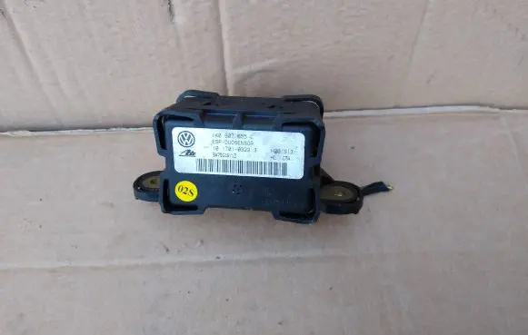 Volkswagen Touran I Engine control unit/module 1K0907655C