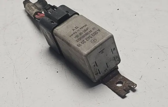 Mercedes-Benz Vito Viano W639 Other air conditioning (A/C) parts A0035422019 R1808002