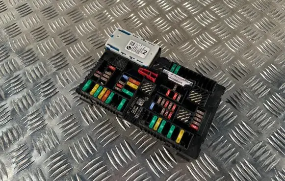 BMW 5 G30 G31 Fuse module 6839218