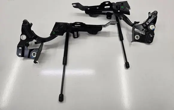 BMW 2 F46 Engine bonnet/hood hinges 7300521
