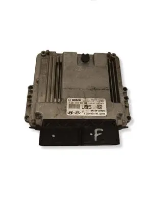 KIA Ceed Engine control unit/module 391402A925 EDC17C57 0281033002