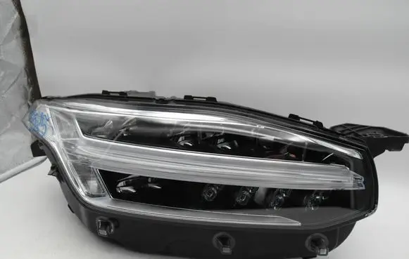 Volvo XC90 Headlight/headlamp 31677039 89910794
