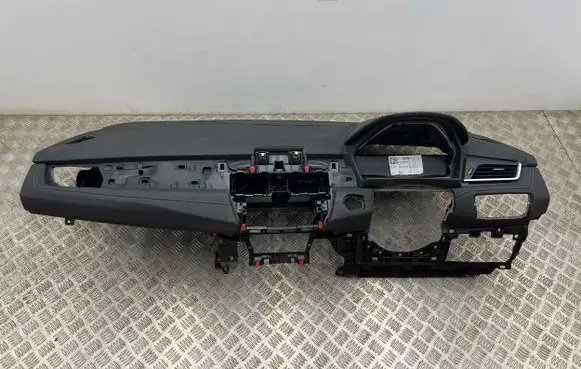 BMW 2 F46 Dashboard 9332269 4386036 VD04625