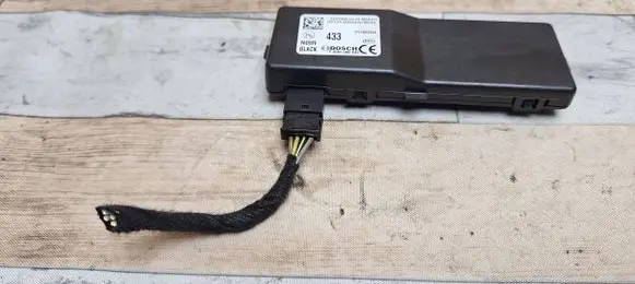 Opel Insignia A Door central lock control unit/module 13503204 F00HJ00491